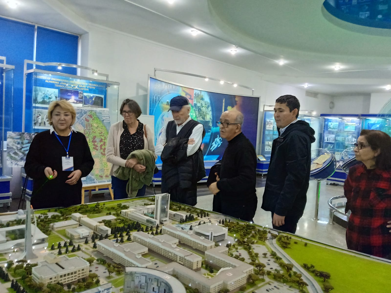 Invited foreign professors to KazNU from leading universities of France visited the museum